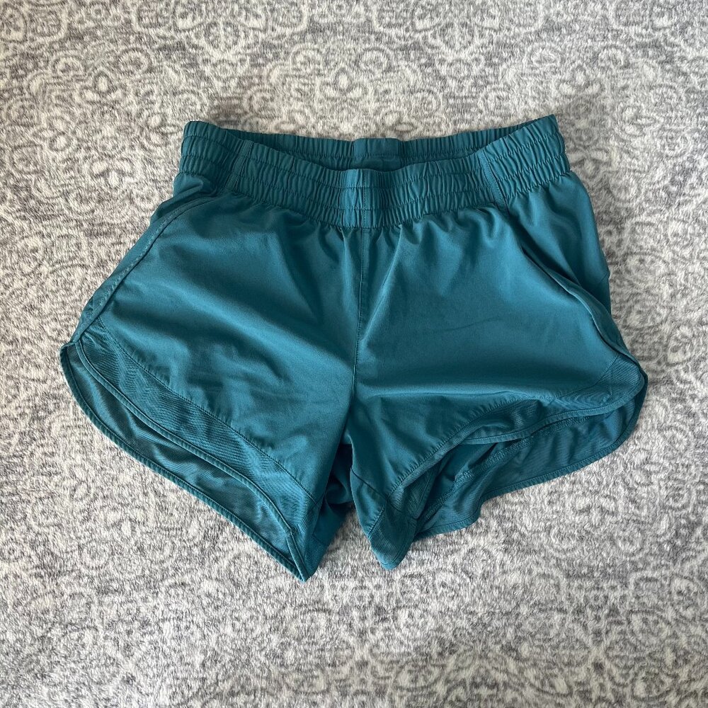 Athleta Mesh Racer Run 4" Short, Green Color, Size S